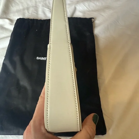 For Sydnee: YSL: MINI LE 5 À 7 IN SMOOTH LEATHER
BLANC VINTAGE - Picture 5 of 9